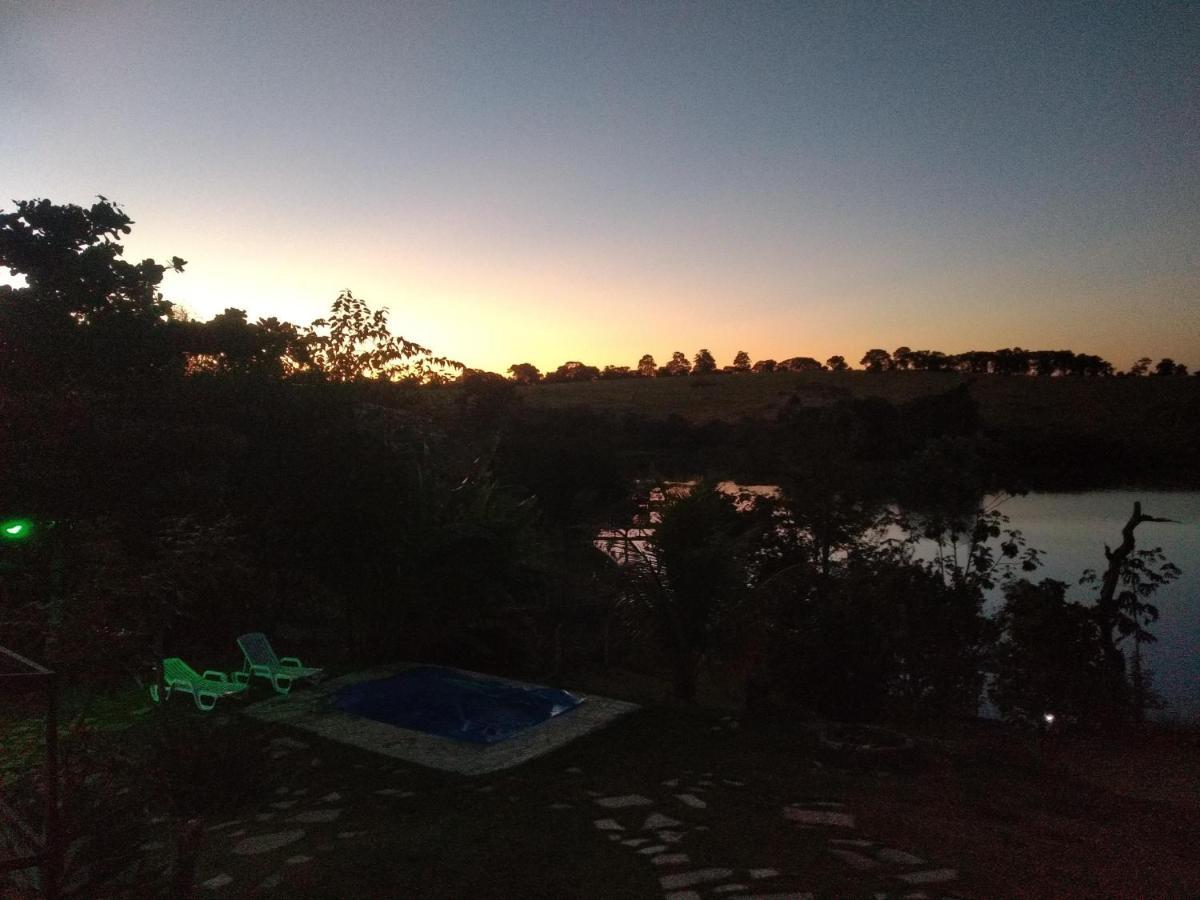 Casa Com Piscina Fundo Pra Represa E Ar Condicionado Casinhabrancadevaranda Ijaci Εξωτερικό φωτογραφία