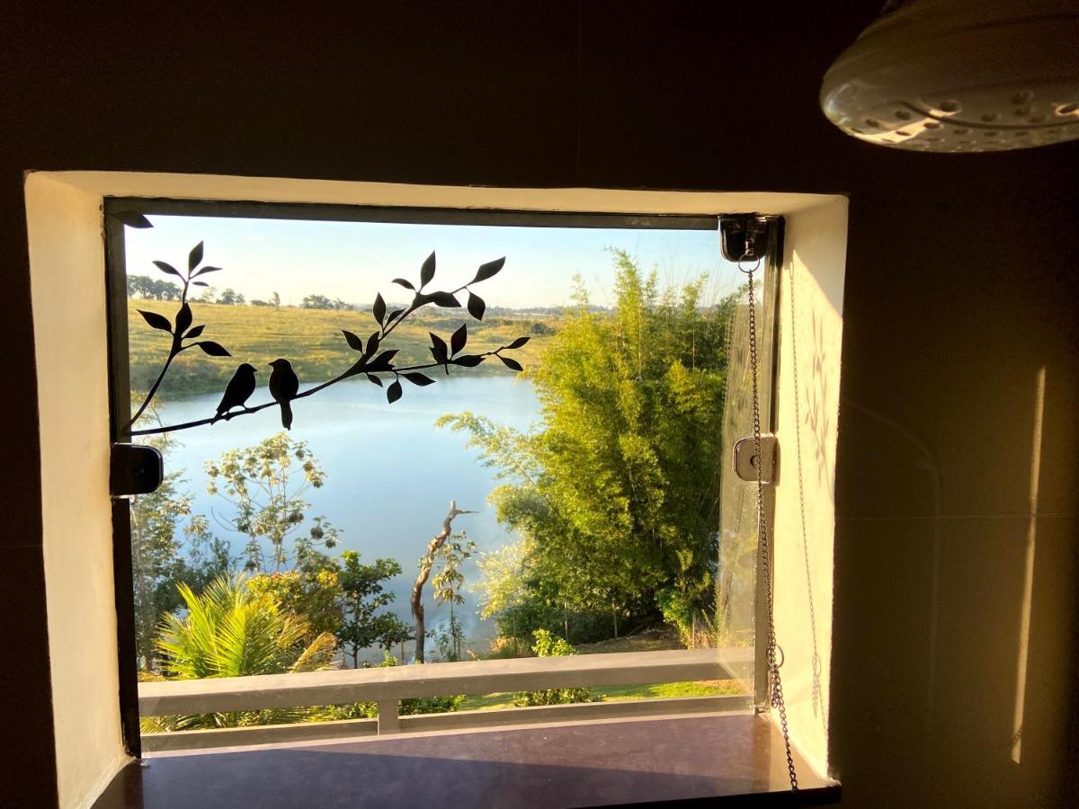 Casa Com Piscina Fundo Pra Represa E Ar Condicionado Casinhabrancadevaranda Ijaci Εξωτερικό φωτογραφία