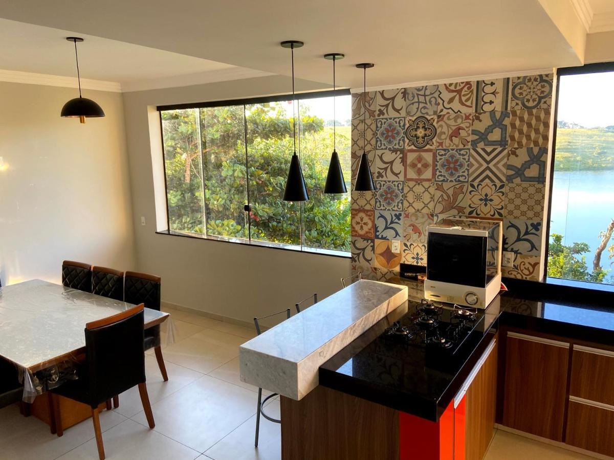 Casa Com Piscina Fundo Pra Represa E Ar Condicionado Casinhabrancadevaranda Ijaci Εξωτερικό φωτογραφία
