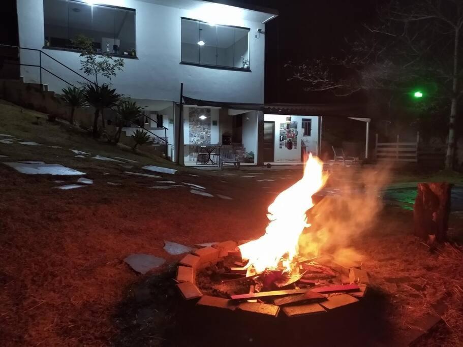 Casa Com Piscina Fundo Pra Represa E Ar Condicionado Casinhabrancadevaranda Ijaci Εξωτερικό φωτογραφία
